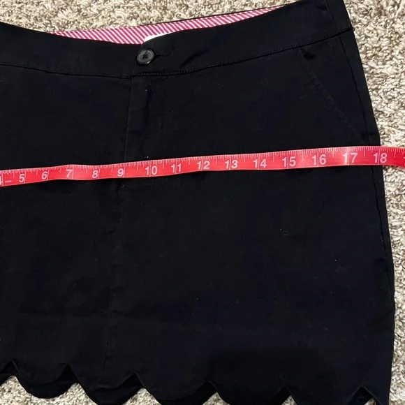 Crown & Ivy Black Mini Skirt with Scalloped Hem Size 2 - Picture 12 of 12